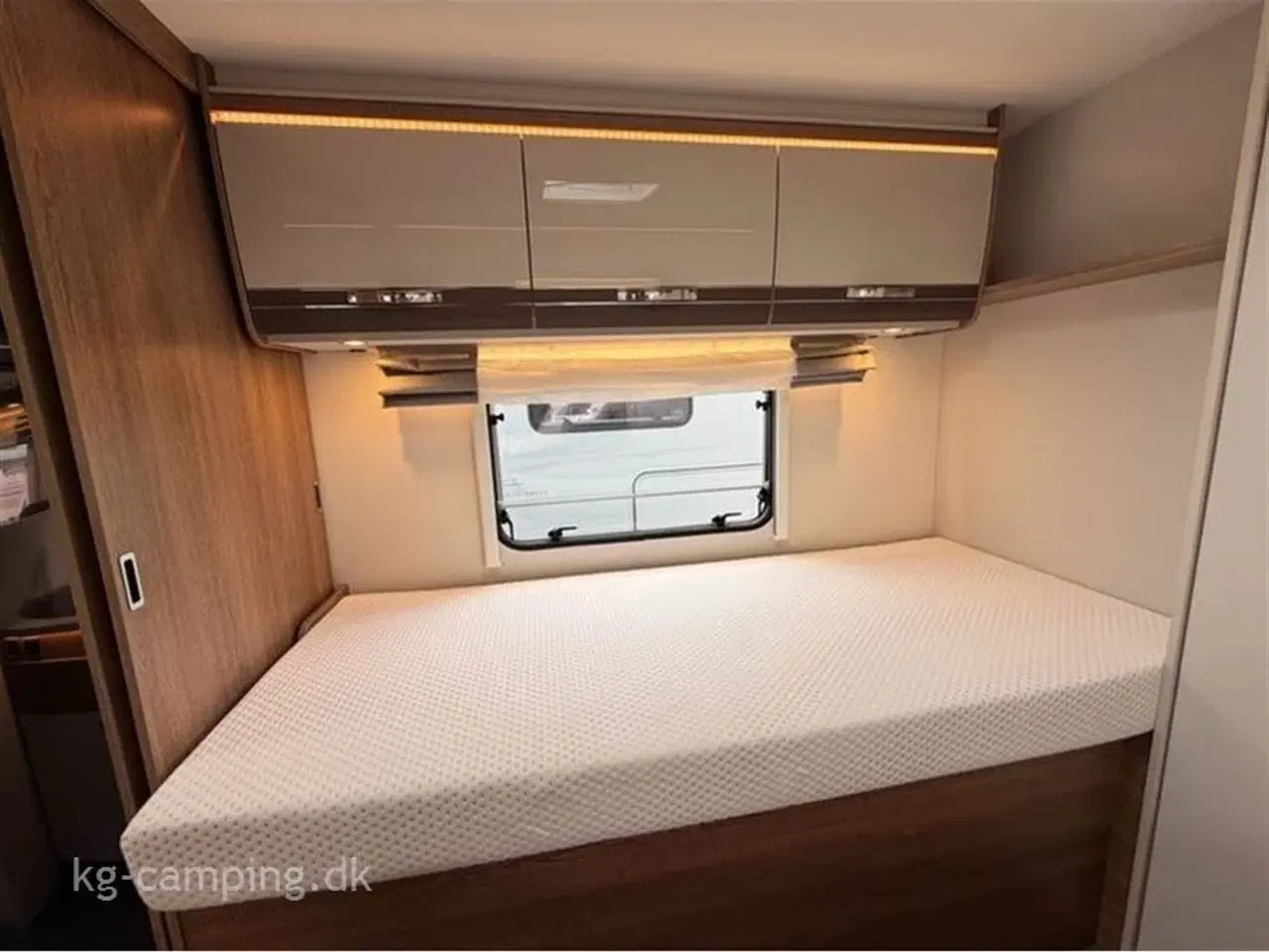 Billede 10 - 2022 - Dethleffs Trend T 7017   Flot og velholdt delintegreret autocamper med lave enkelt senge og massere af udstyr