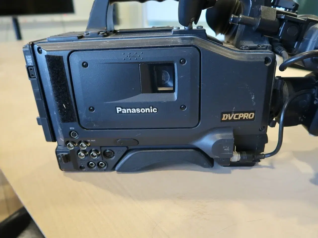 Billede 7 - Videokamera PANASONIC AJ-D410AE