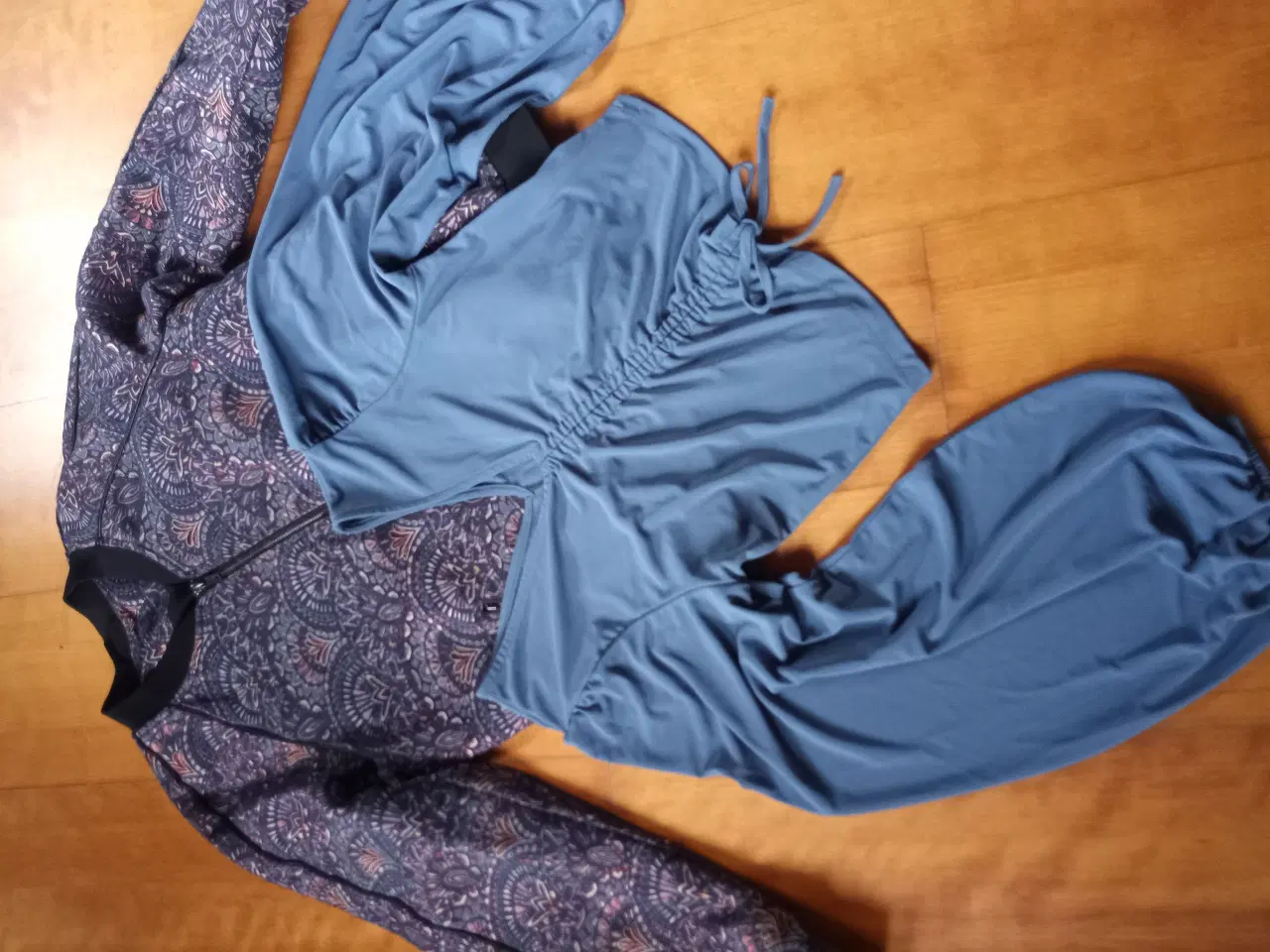 Billede 1 - Jacke og bluse 