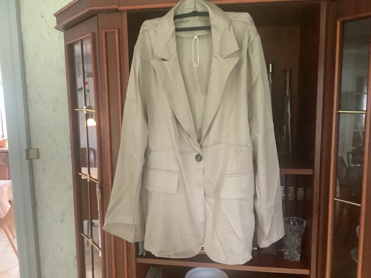 Billede 1 - Kjole str.L og blazer str.xl  nyt 200kr/stk