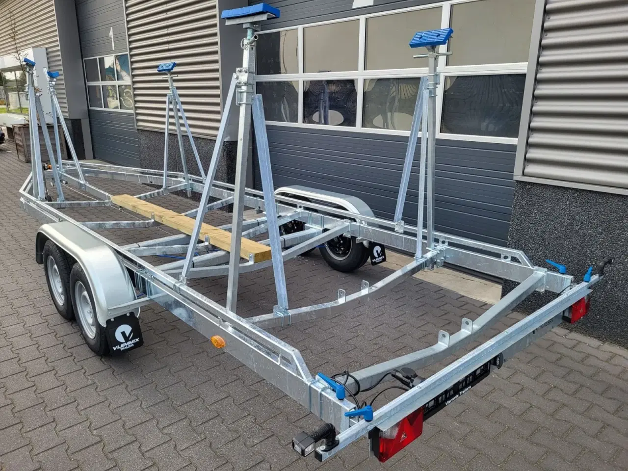 Billede 2 - Vlemmix Kølbådtrailer 840x250 3000