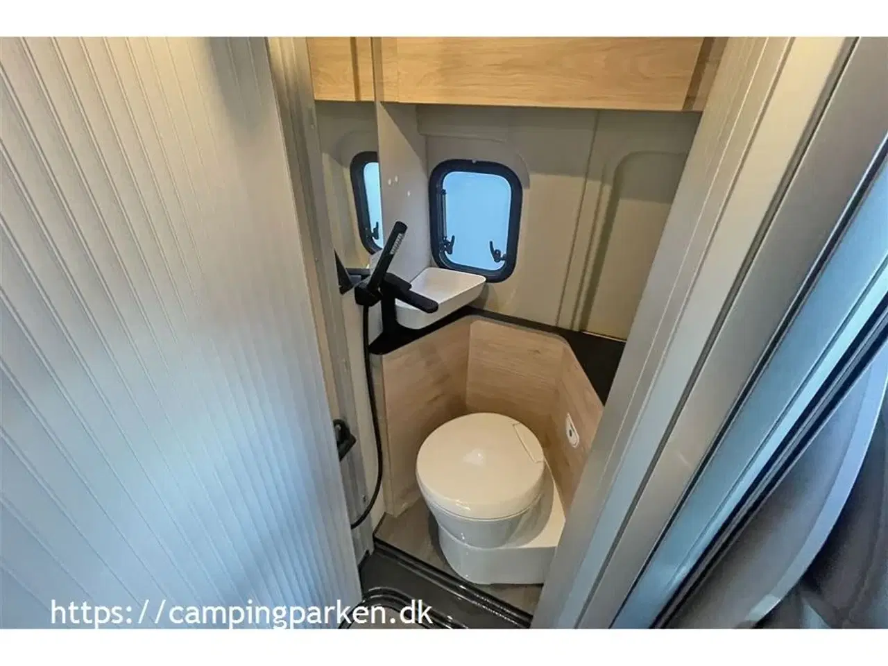 Billede 14 - 2024 - Dethleffs Globetrail CVD 600 ER Advantage   Udlejes: Ny camper van på 6 meter med enkeltsenge og automatgear