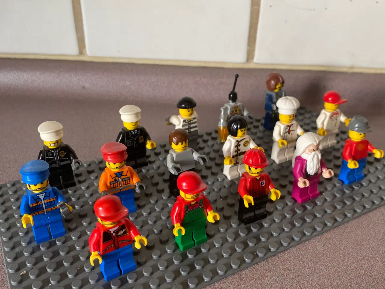 Billede 3 - Blandet Lego figurer i rigtig god stand. 