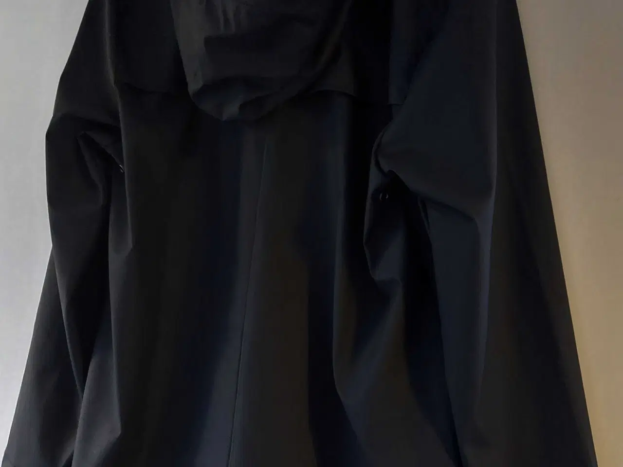 Billede 3 - Mørkeblå regnfrakke fra Rains
