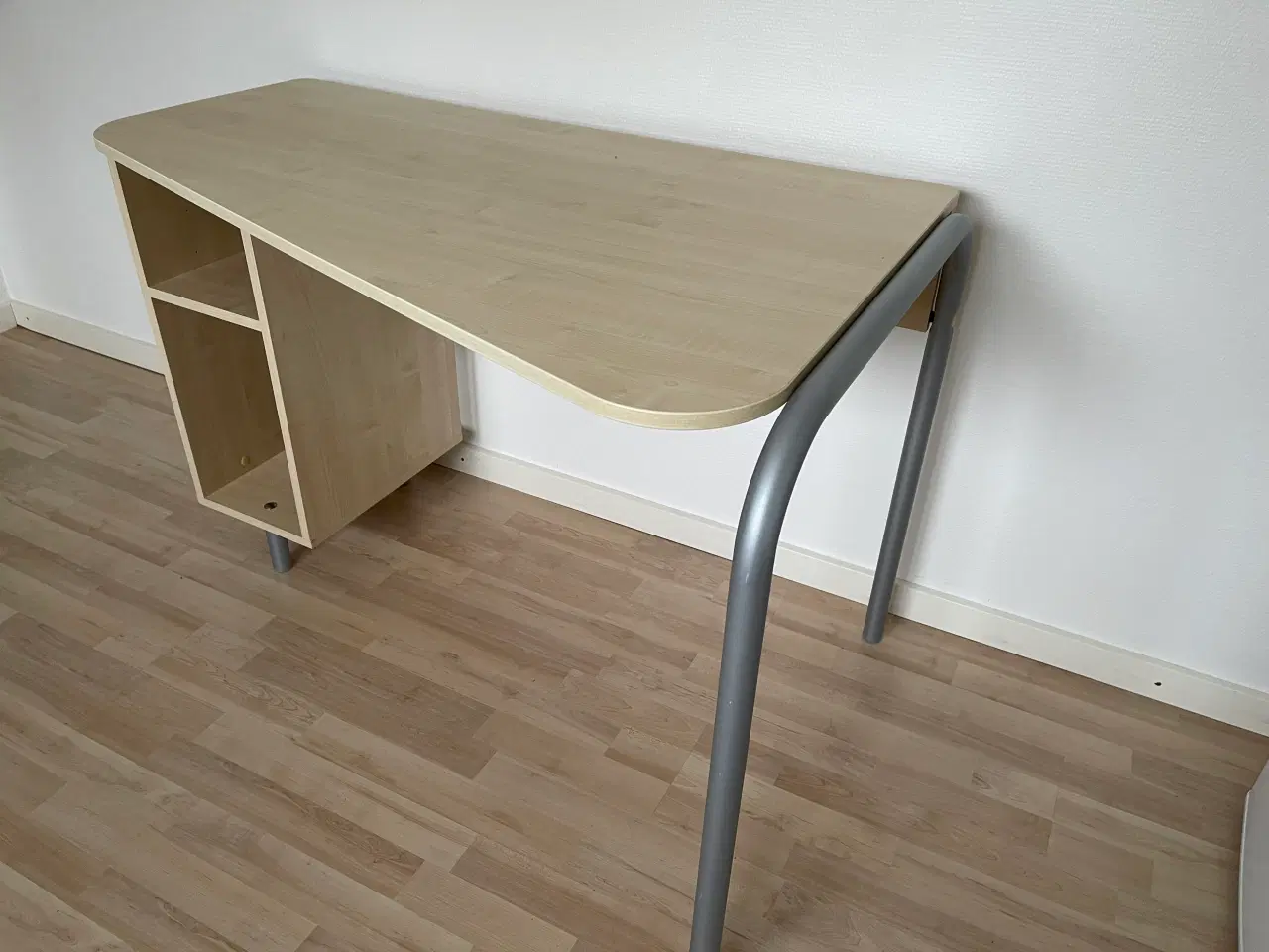 Billede 4 - Skrivebord i lys bøg.