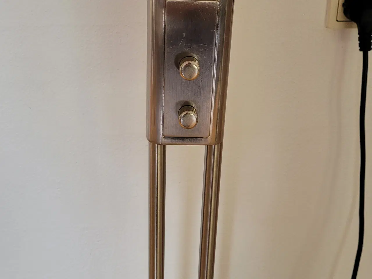 Billede 6 - Tidløs gulvlampe fra Nordlux