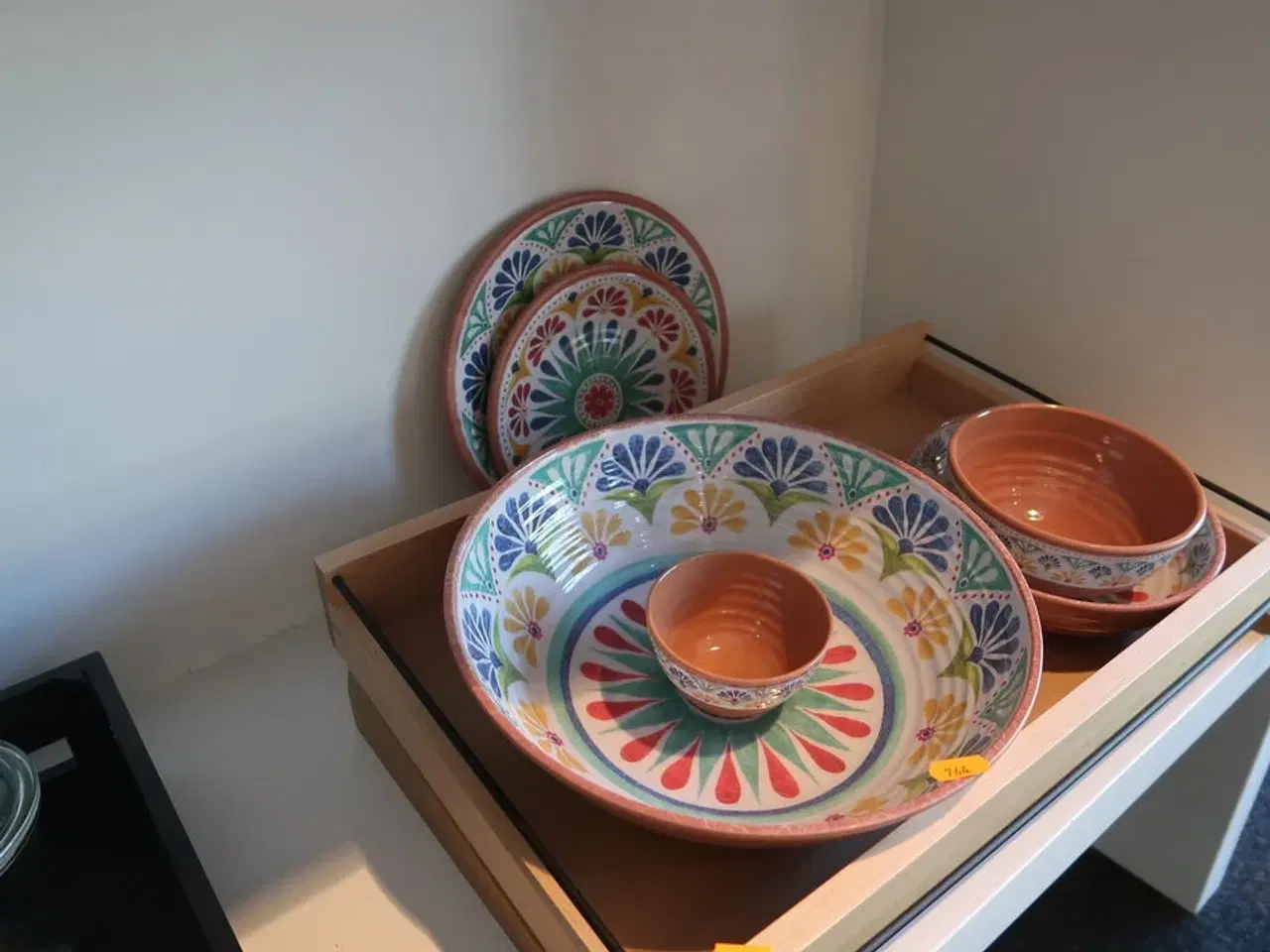 Billede 8 - Kasser, bakker, tallerkener, glasflasker m.m.