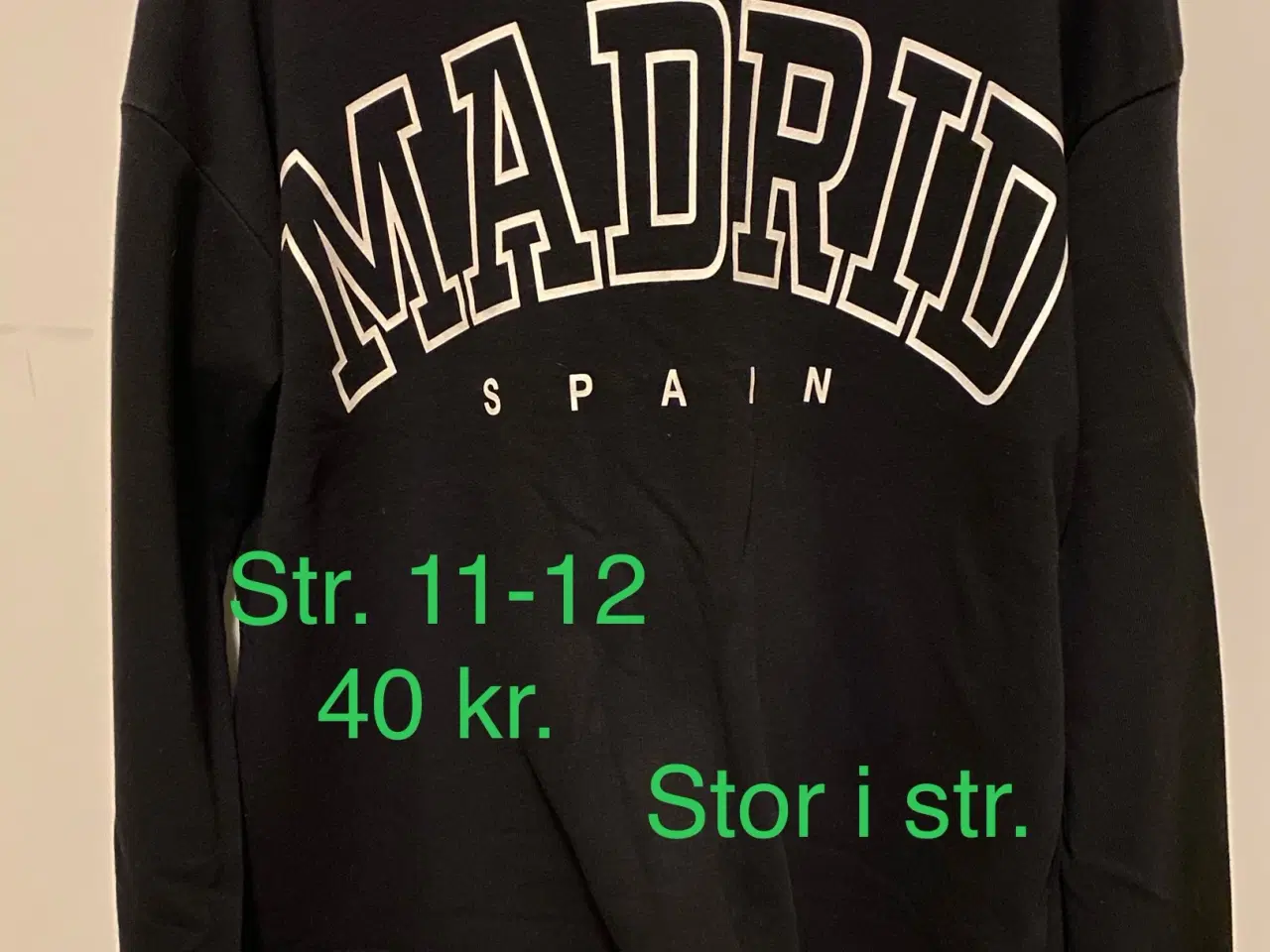 Billede 1 - H&M sweatshirt m/tryk pige str.11-12