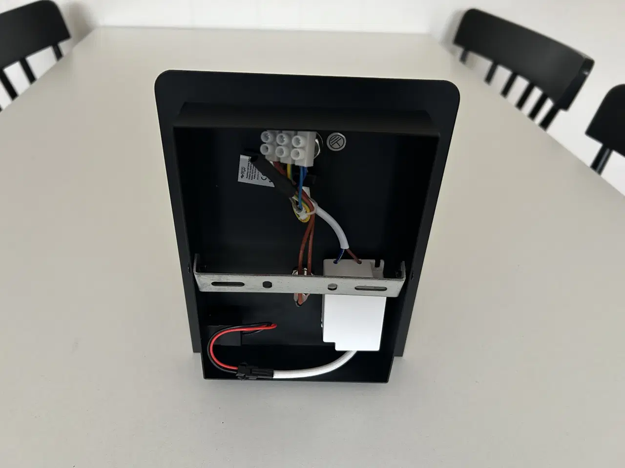 Billede 5 - Væglamper med usb og hylde