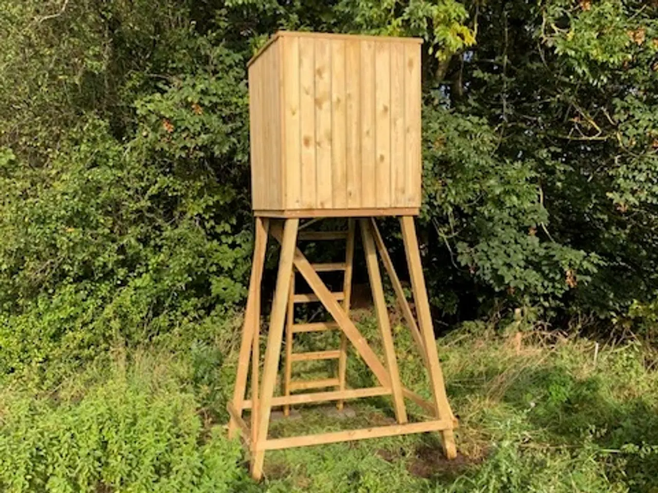 Billede 1 - Ny Jagttårn i Trykimprægneret træ m/ stige der går