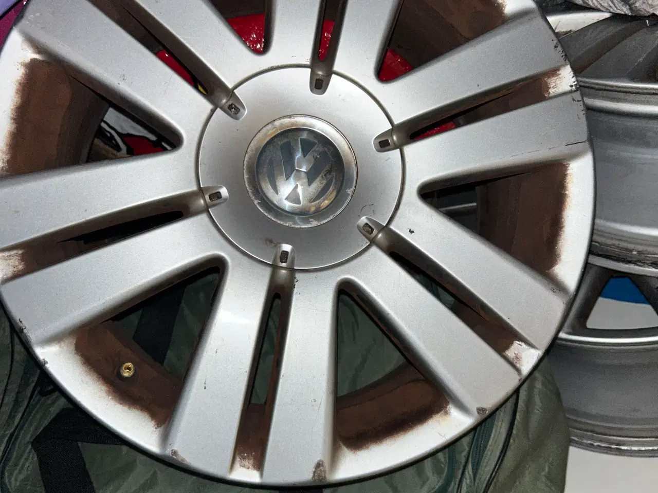 Billede 1 - Wv originale fælger, været  på en Passat kun 500k 