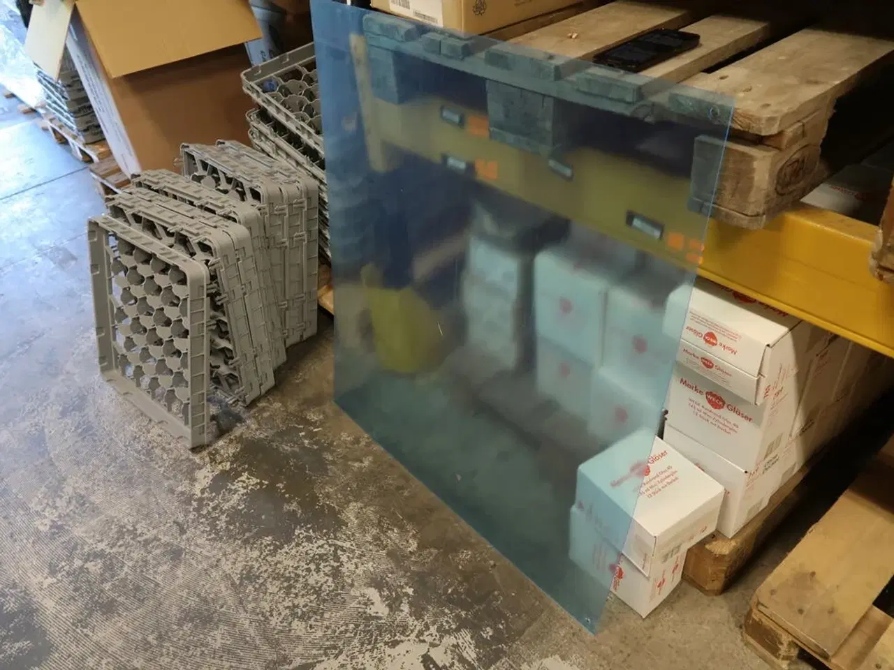 Billede 2 - 1 stk. Hængende nyseskærm 1000 x 900 mm akryl inkl. kæder