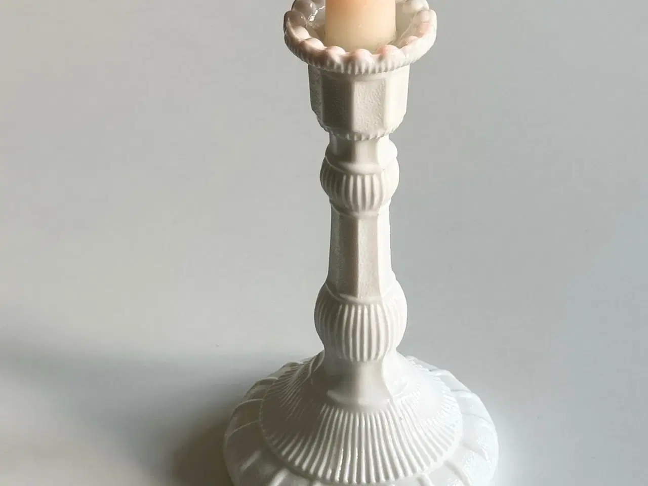 Billede 1 - Lysestage, opalineglas