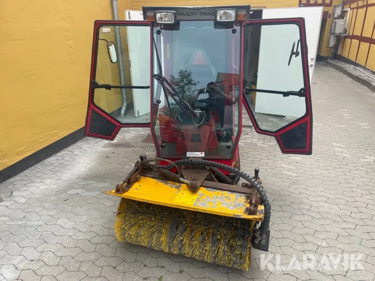 Billede 7 - Redskabsbærer Multi-Trac L327-4