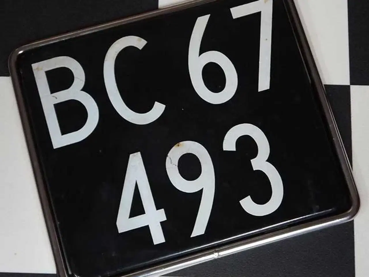 Billede 1 - Nummerpladeramme rustfri kvadratisk stk