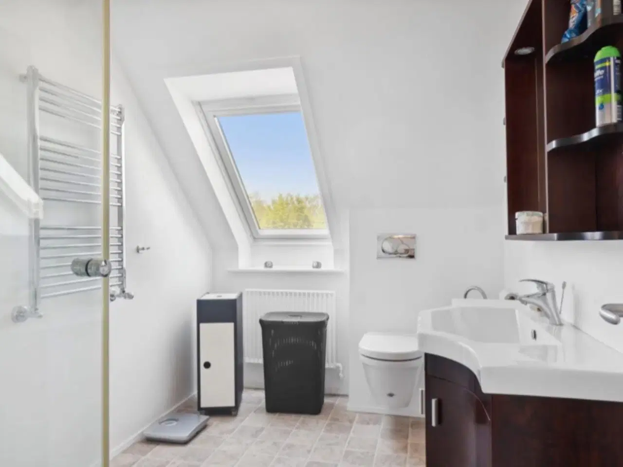 Billede 9 - Villa med Udstilling og værksted udlejes