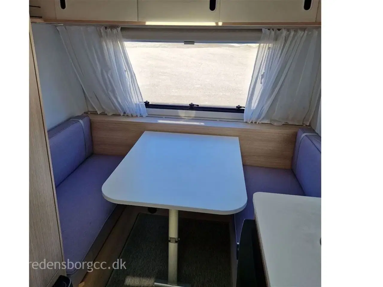 Billede 3 - 2020 - Adria Aviva 360 DK   KØJEVOGN MED LAV VÆGT OG MEGET UDSTYR.