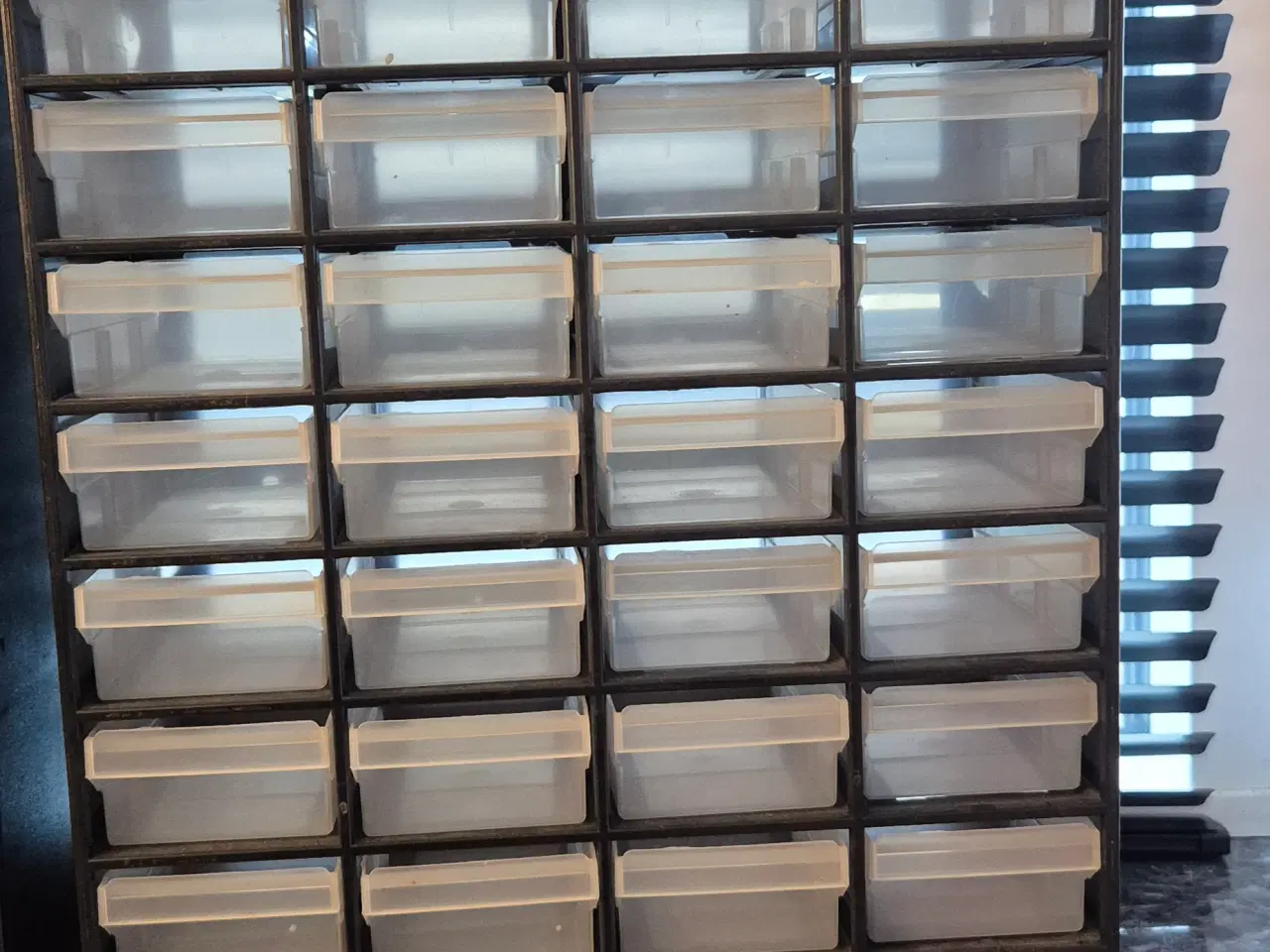 Billede 2 - Skuffereol Harald Nyborg 