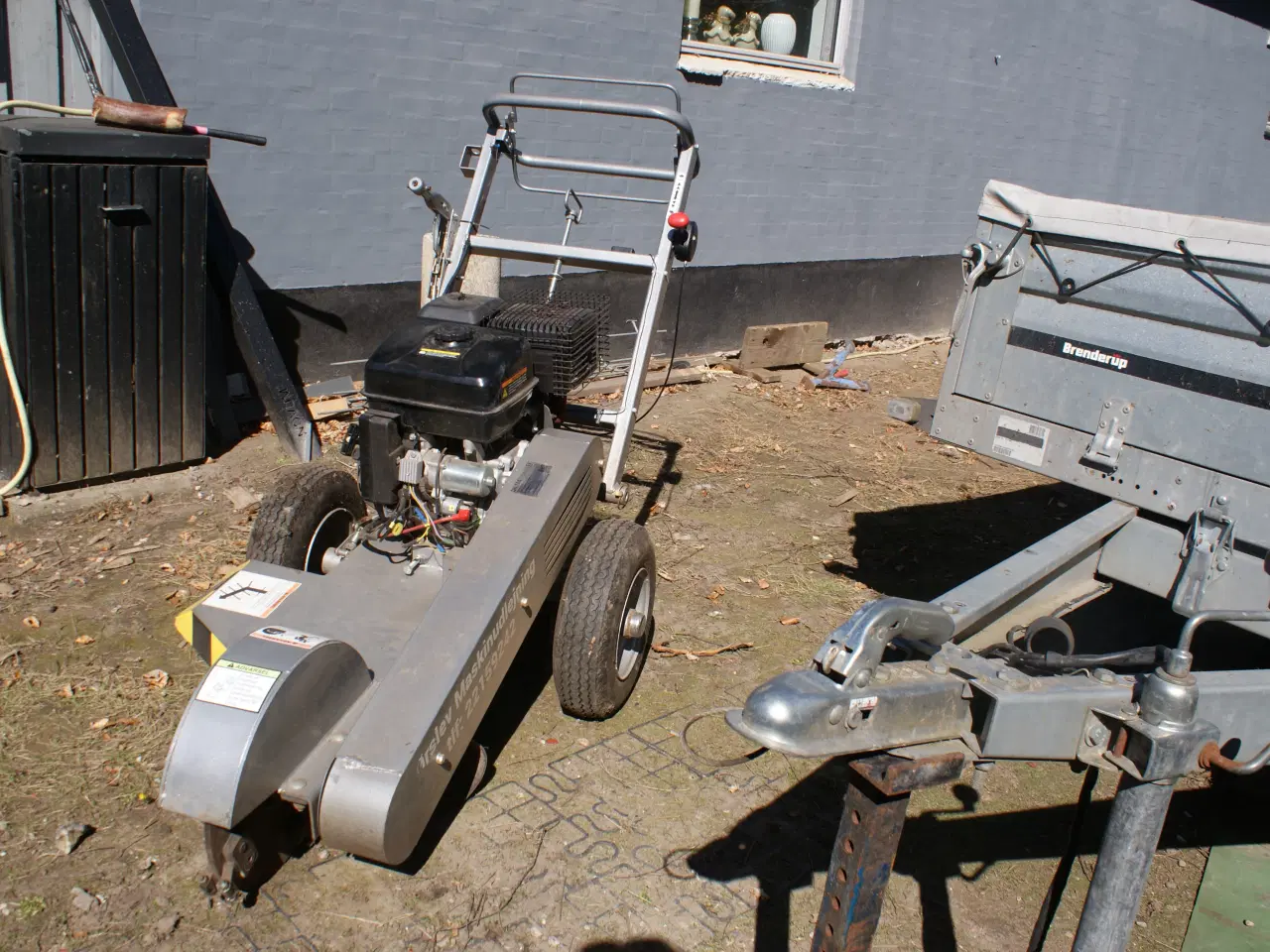 Billede 3 - Stubfræsning Tilbydes