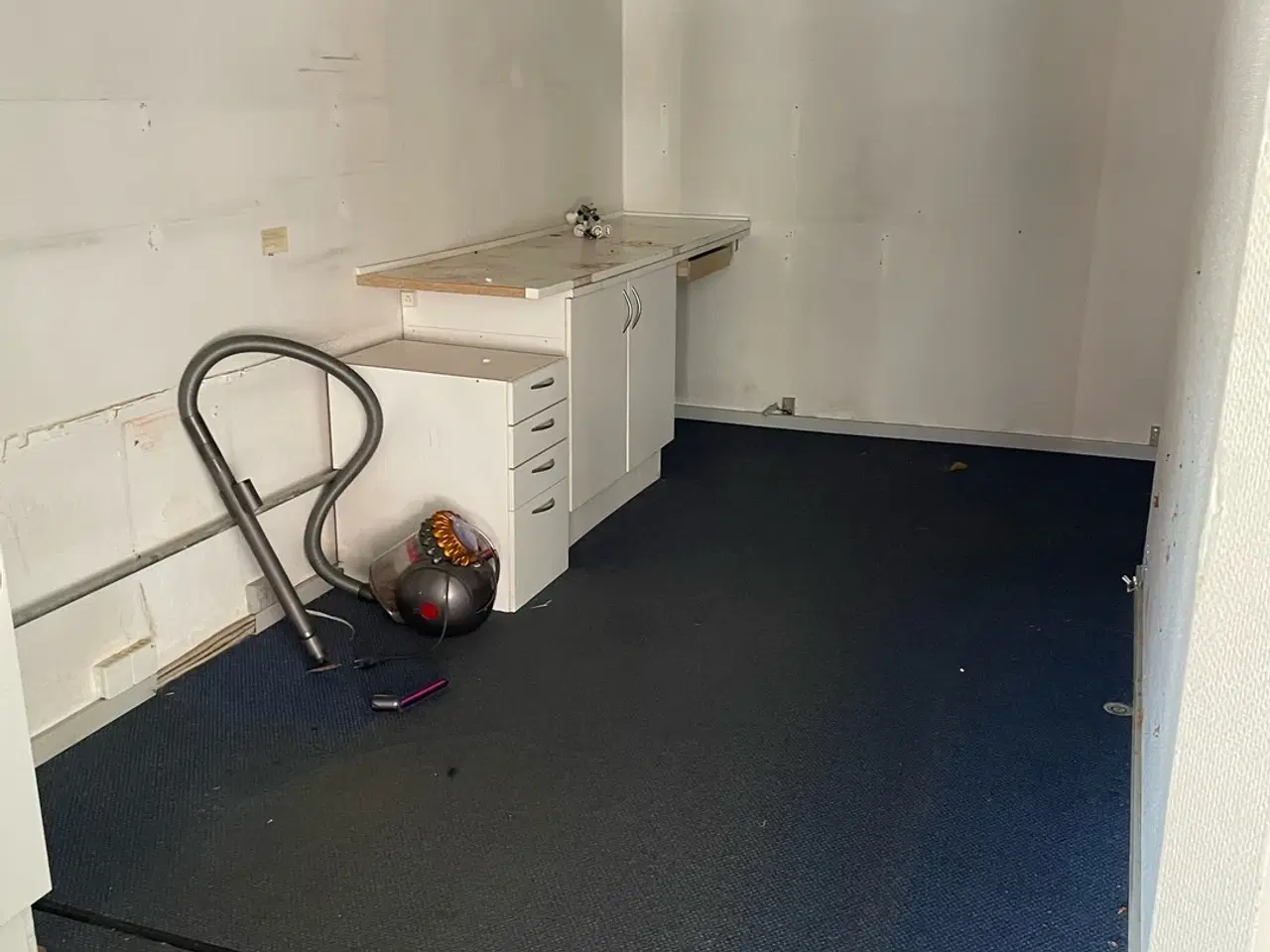 Billede 12 - Stort erhvervslokale med tekøkken og fælles toilet