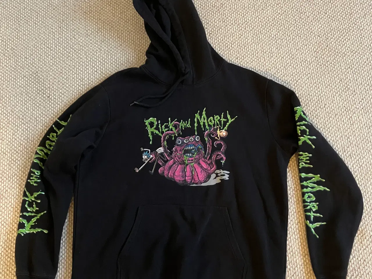 Billede 1 - Rick and Morty hoodie