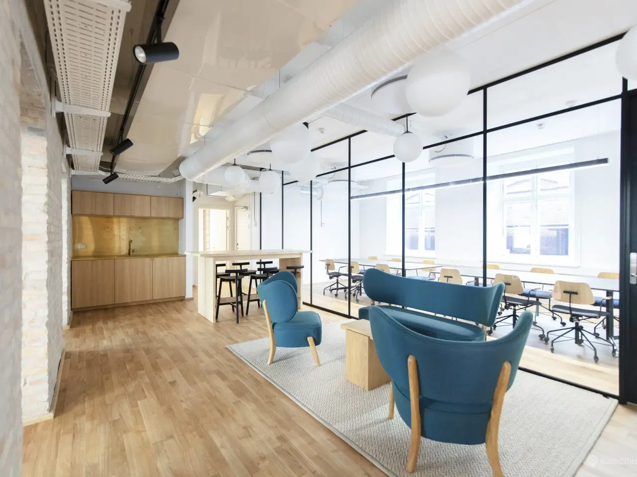 Billede 2 - Vis-a-vis søerne & City