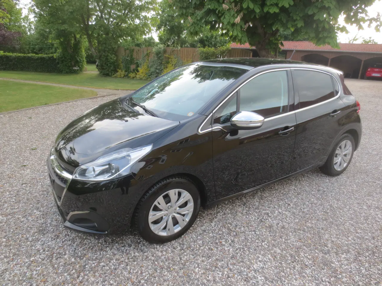 Billede 1 - Peugeot 208 1.6 Blue HDi  År 2017. Nysynet. 