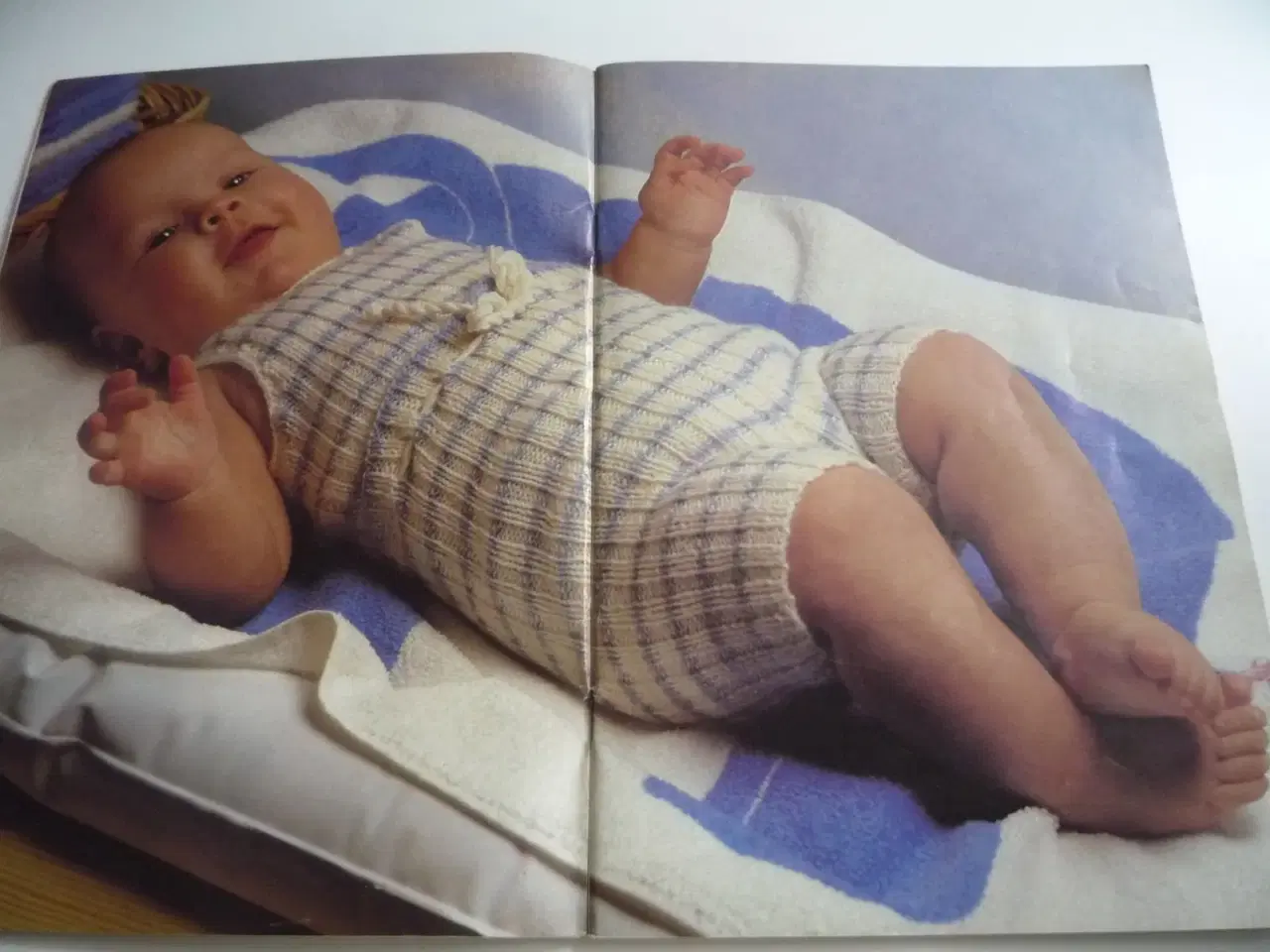 Billede 2 - Ulricks Garn, Baby strik nr. 9