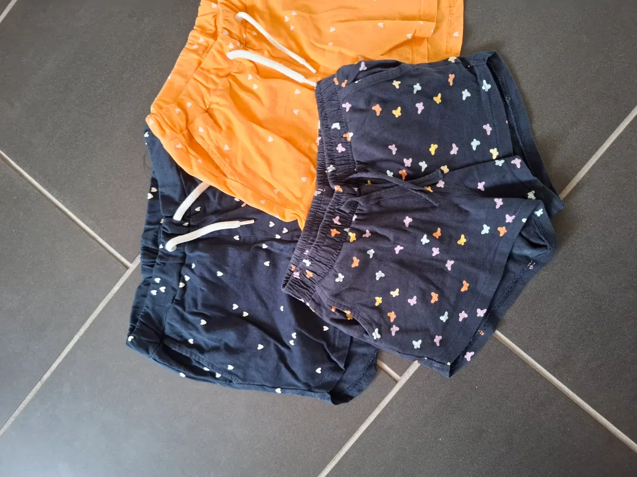 Billede 2 - 3stk shorts Namen 40kr stk 