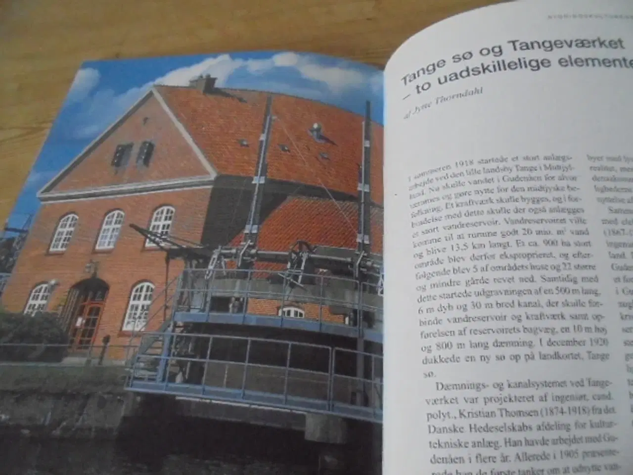 Billede 7 - BYGNINGER VED VANDET – flotte steder  – FIN STAND