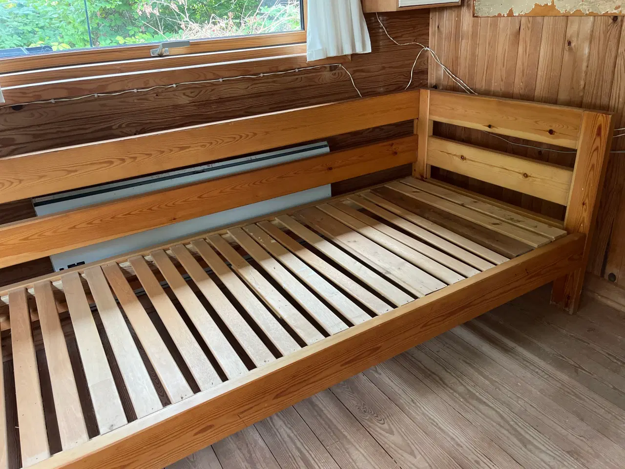 Billede 2 - Sengeramme/sofa gives væk