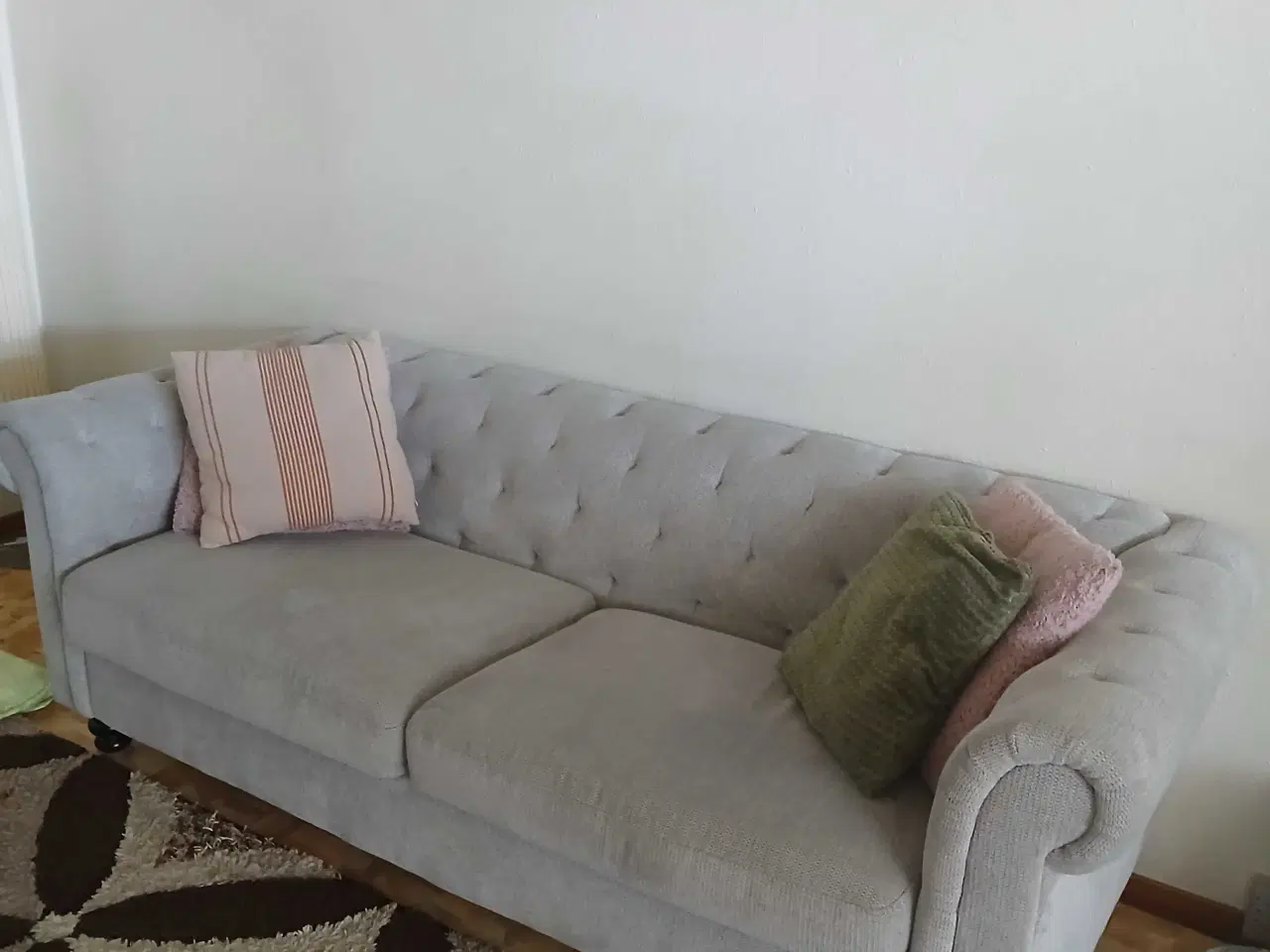 Billede 1 - Næsten ny sofa - Kun brugt en måned!