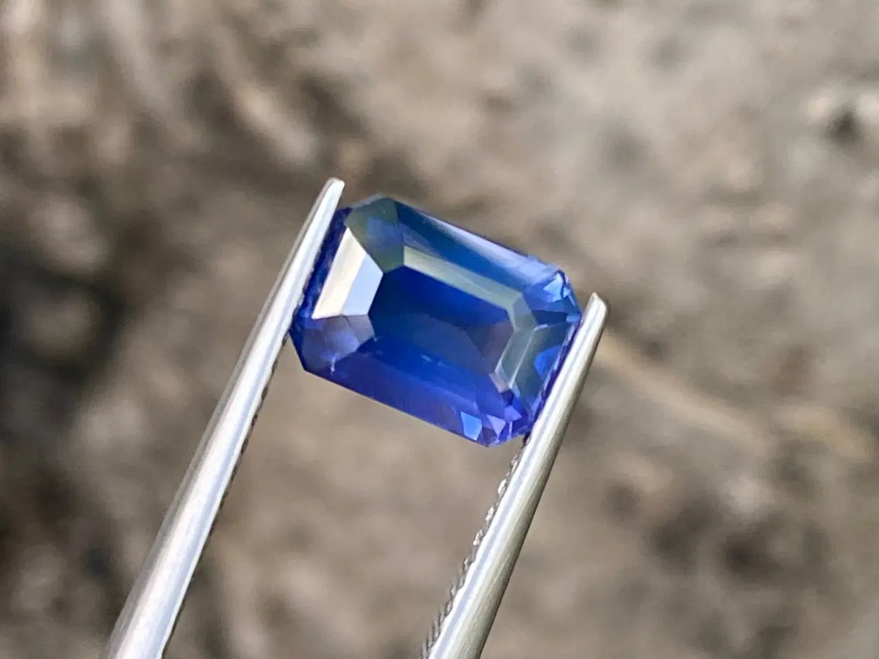 Billede 3 - løs mørkeblå safir 2 carat