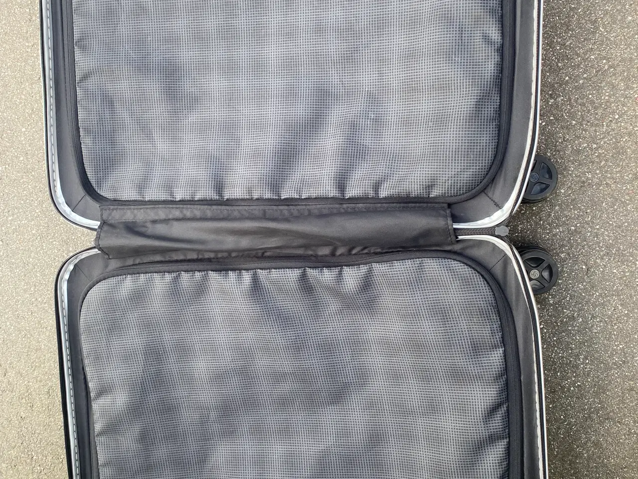 Billede 3 - 2 stk.Samsonite kuffert, 69 L, mål 65 x 48 x 23 cm