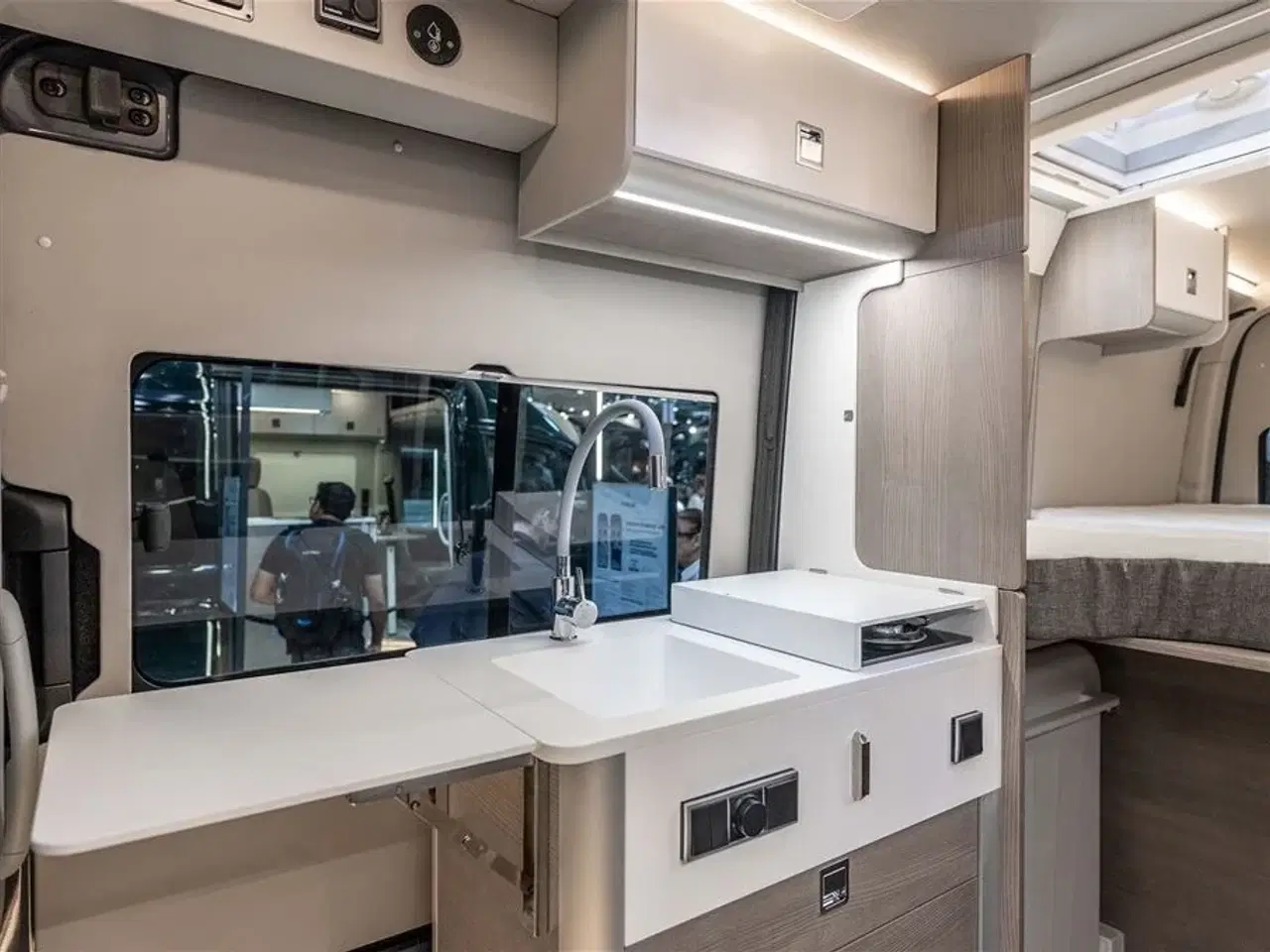 Billede 5 - 0 - FURGOK   Langsgående senge og cykel garage på 6 meter!