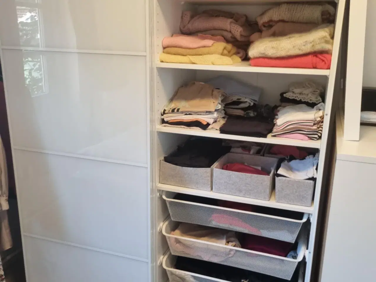 Billede 5 - Garderobeskab fra IKEA, PAX/FÄRVIK, med skydedøre