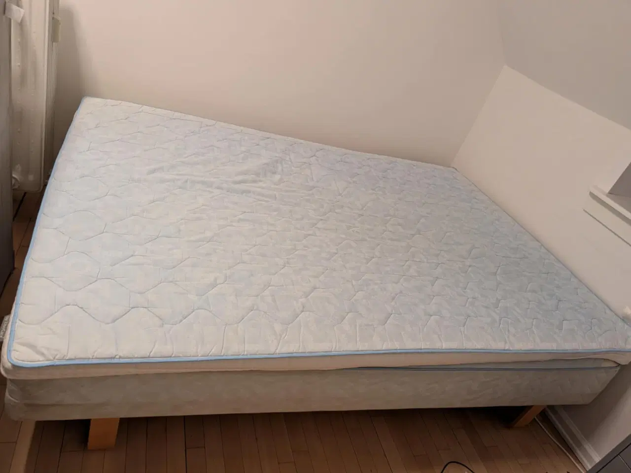 Billede 1 - Seng med Zibocare Topmadras 