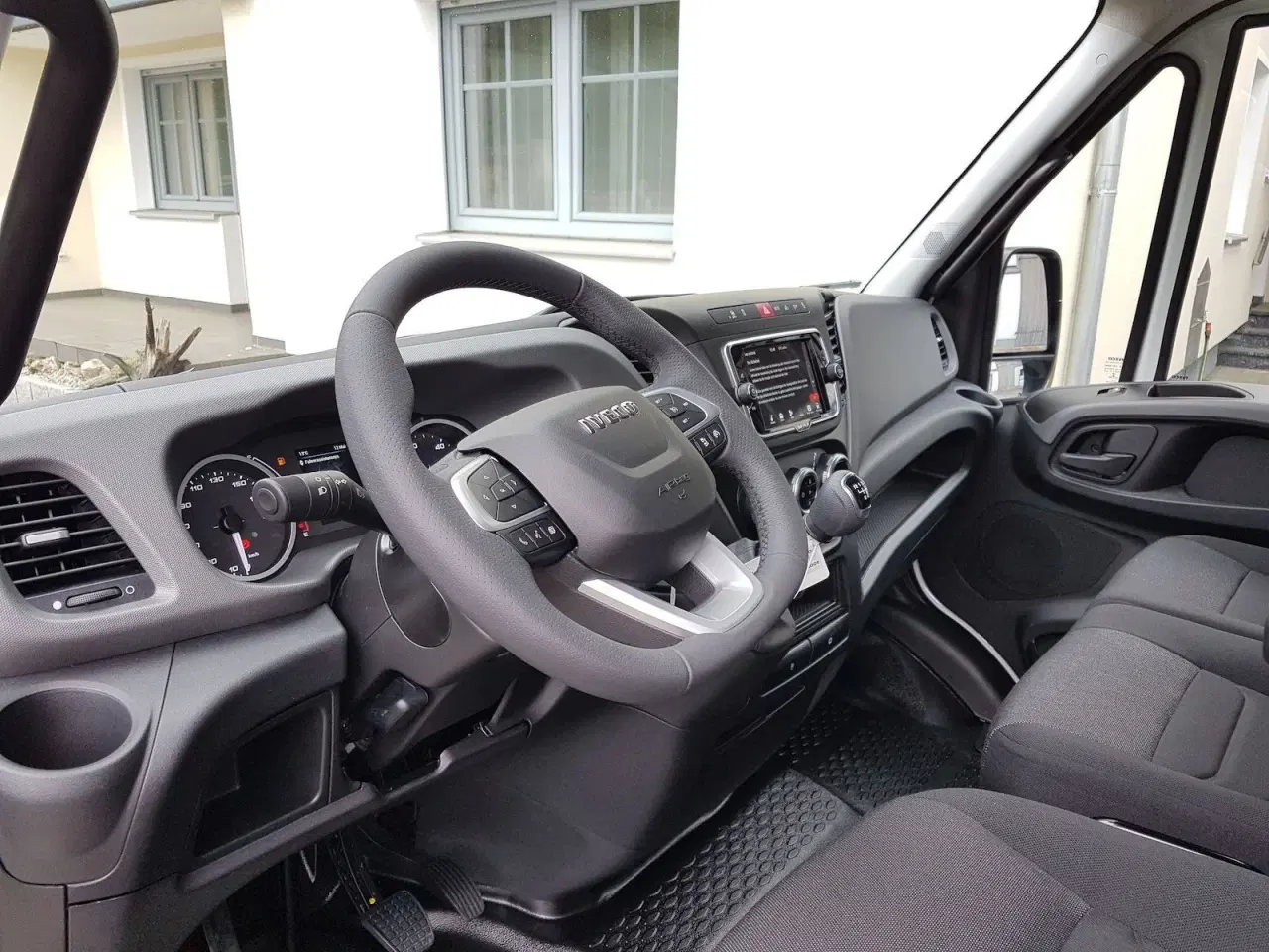 Billede 2 - Iveco - Daily 35S18 18m³ L4H3