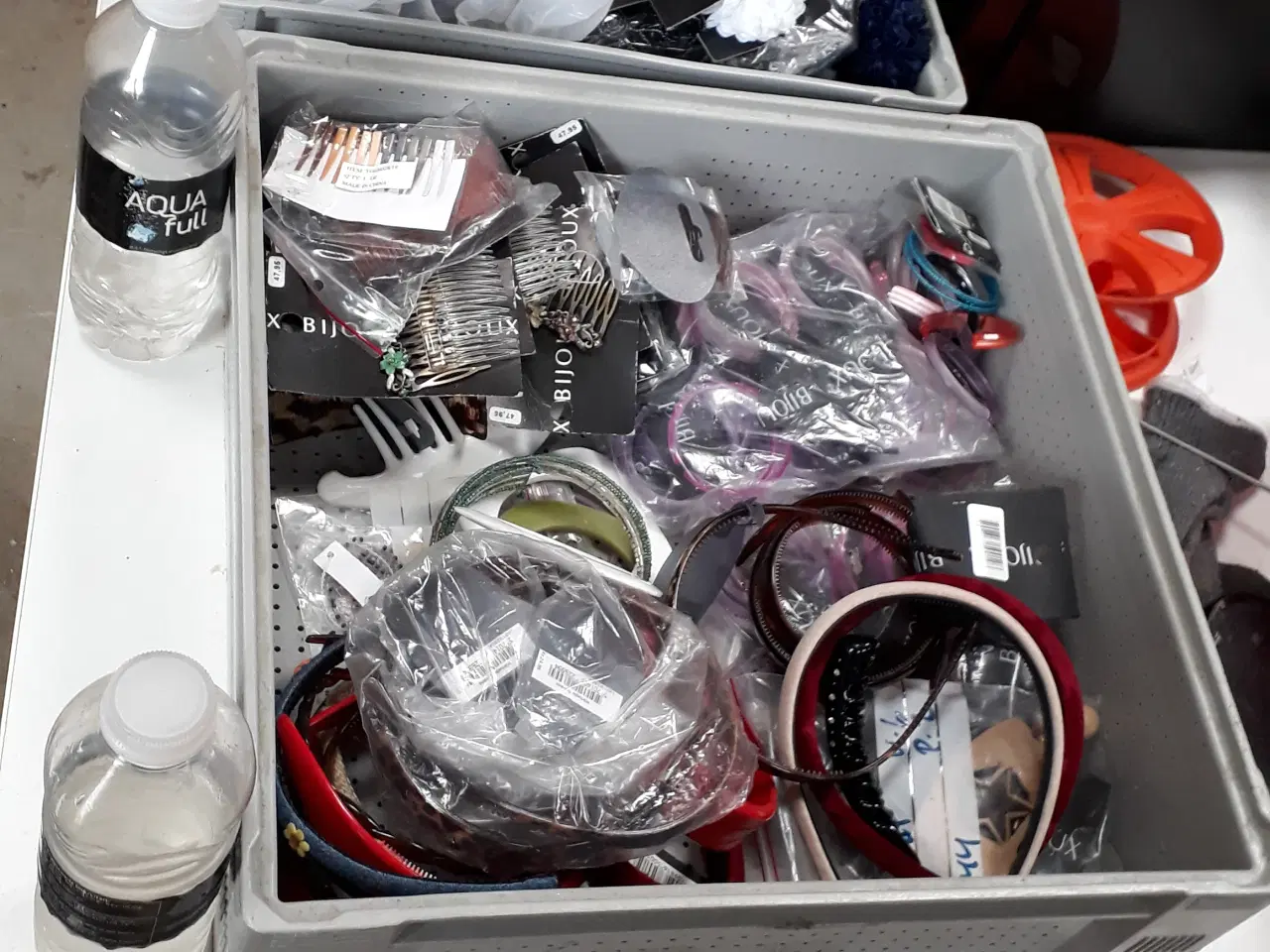 Billede 1 - 140.000 stk. Børne , Dame og Here smykker.