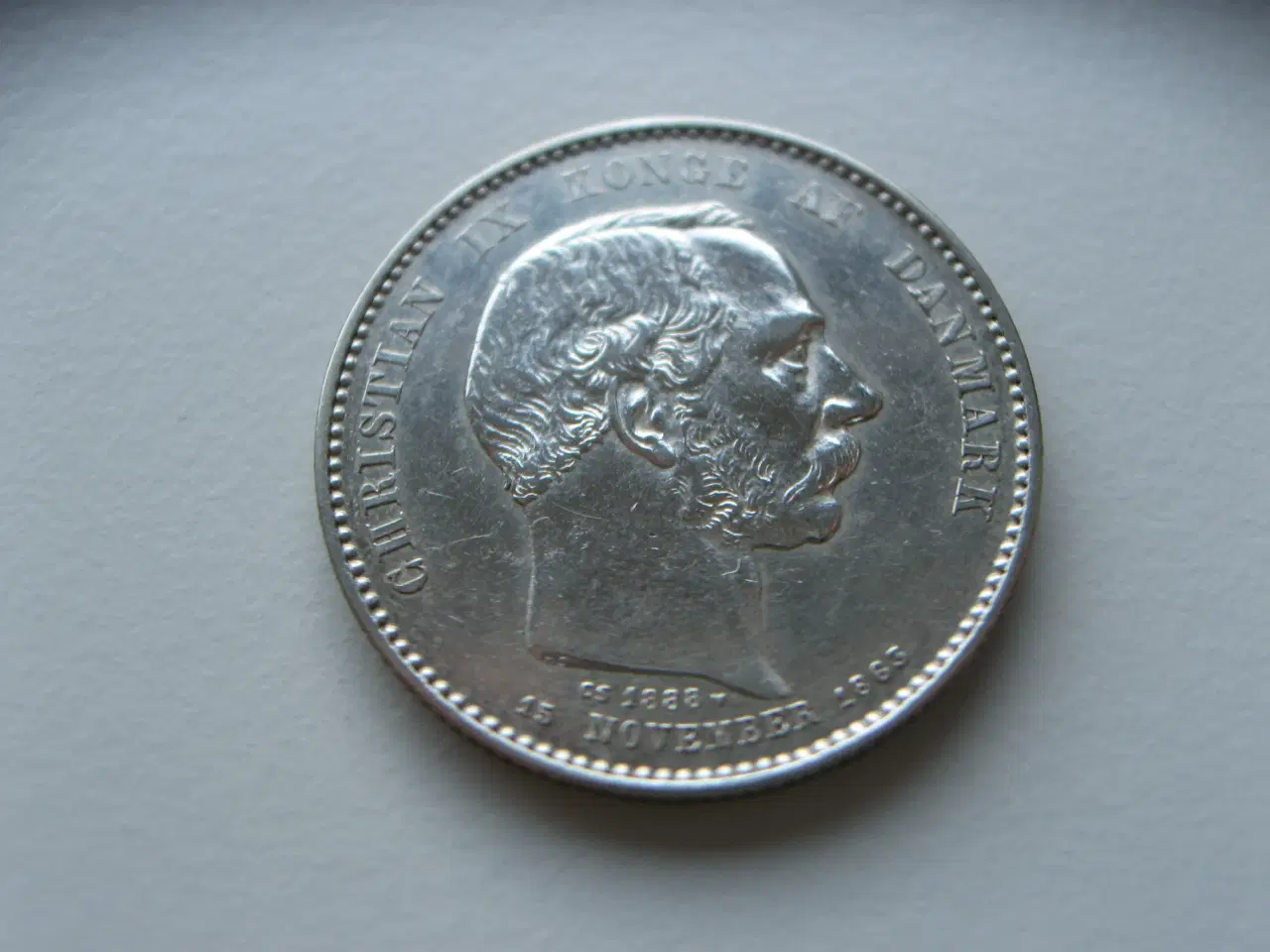 Billede 1 - Smuk jubilæumsmønt 1888, en af de svære