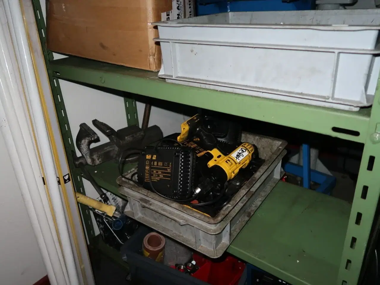 Billede 5 - Reol med div. Værktøj (noget kan være defekt)