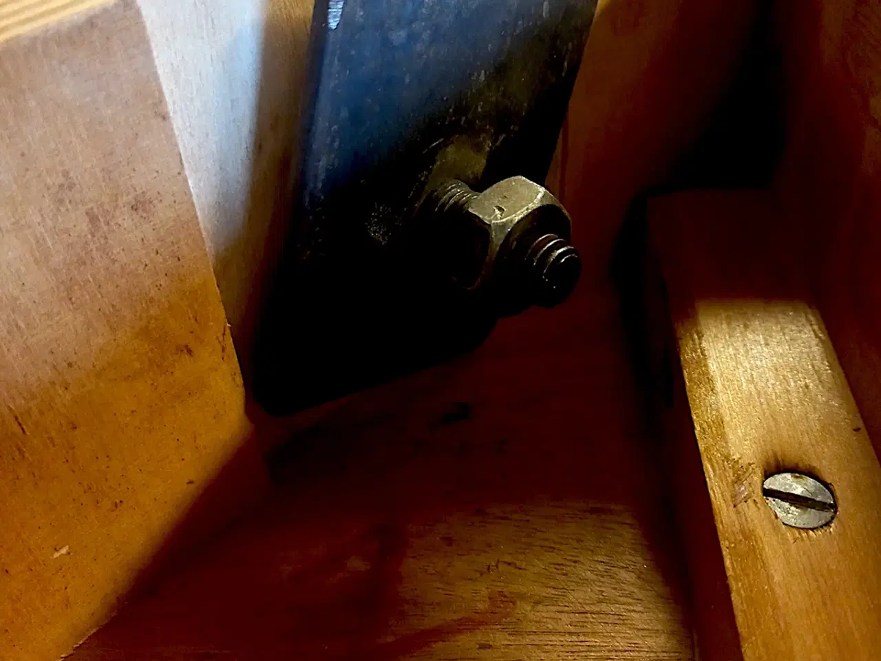 Billede 14 - Rundt teak spisebord fra 1950’erne – m. udtræk