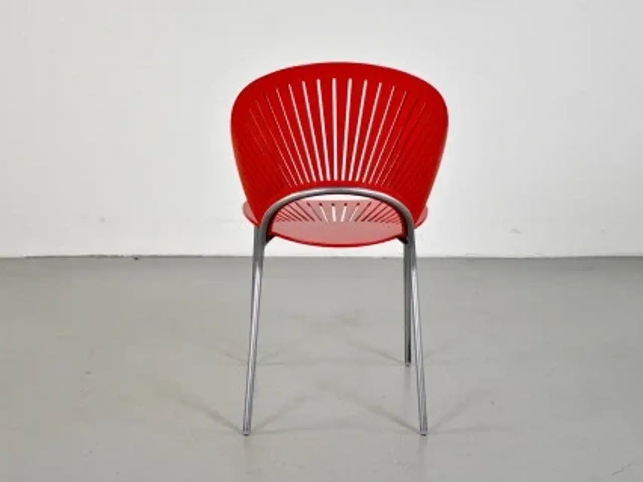 Billede 4 - Nanna ditzel trinidad stol i rød med gråt stel