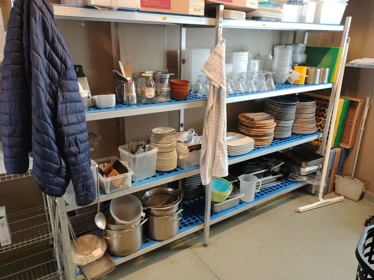 Billede 1 - Reol i to fag