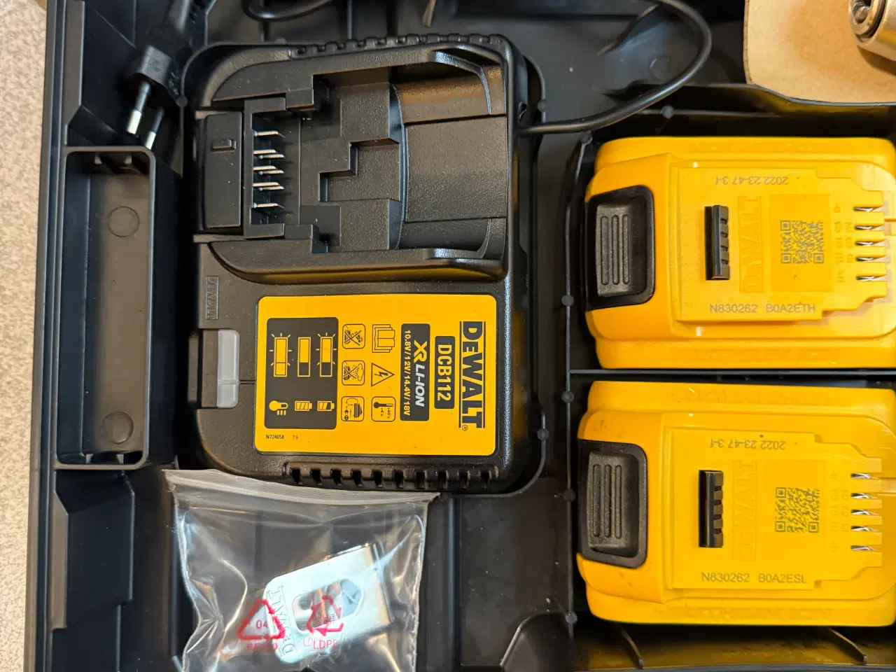Billede 3 - Ny Dewalt Bore-skruetrækker 18V, DCD708D2T