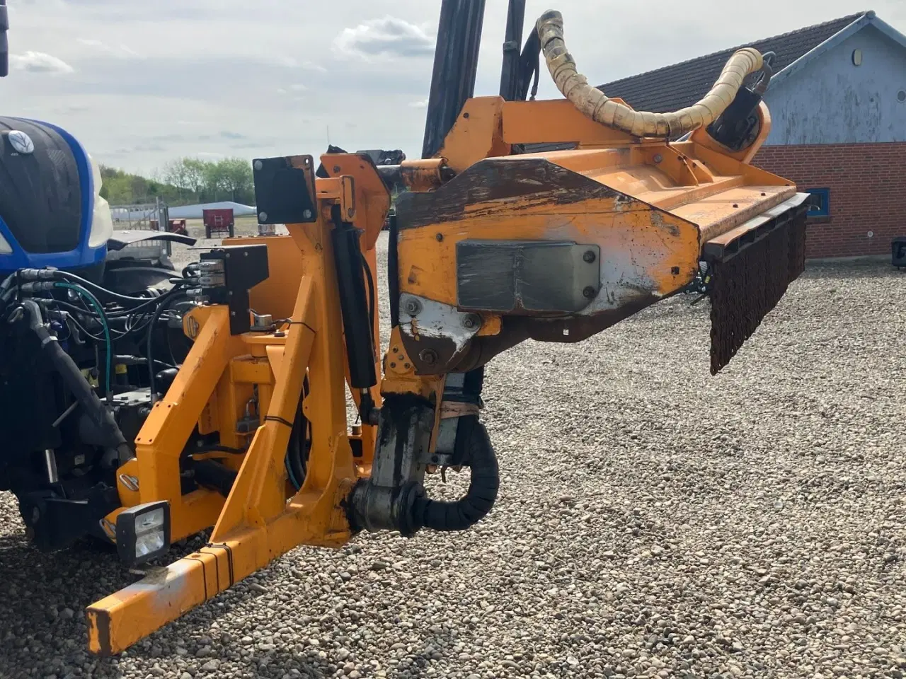 Billede 16 - FM BFA med 7mtr arm og FMK 1,7mtr klipper FM Rabatklipperudstyr