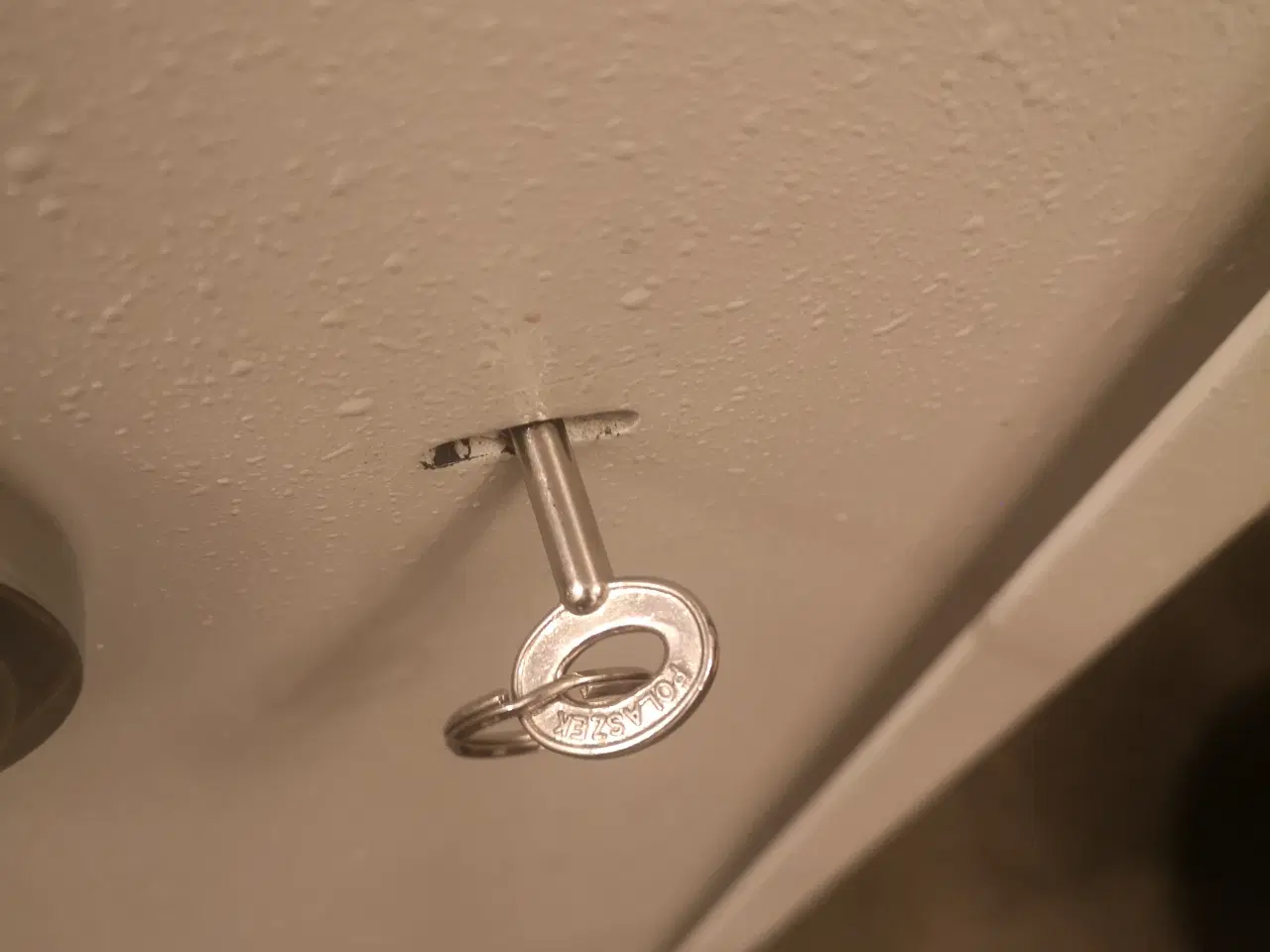 Billede 1 - Våbenskab 