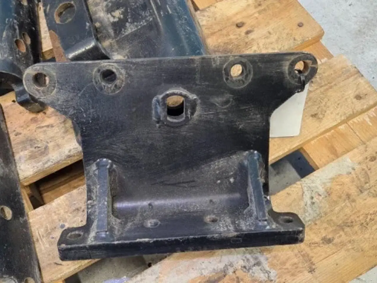 Billede 9 - New Holland T6.125 Beslag 87633845  6Stk