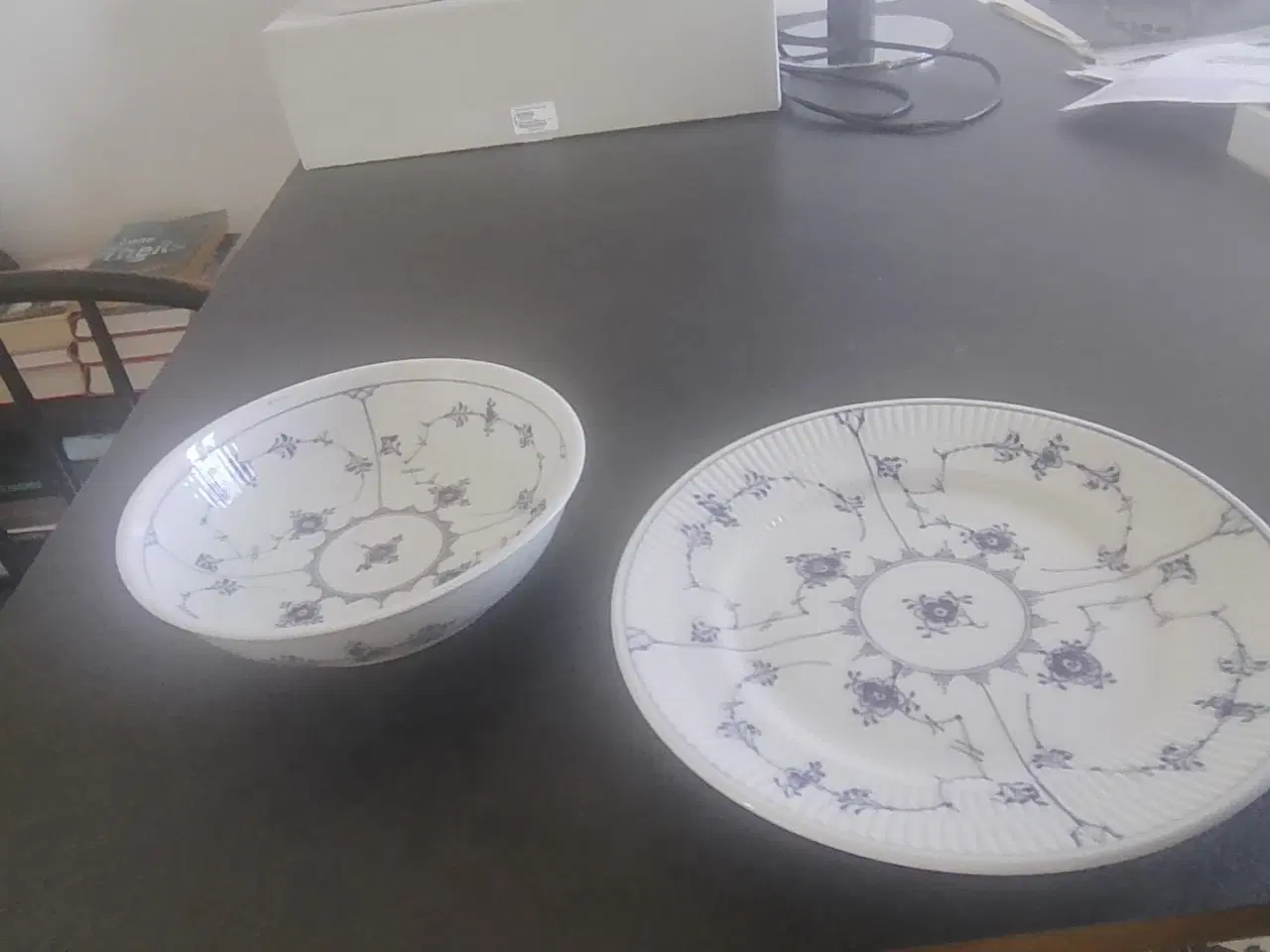 Billede 2 - Royal Copenhagen tallerken og lille skål.