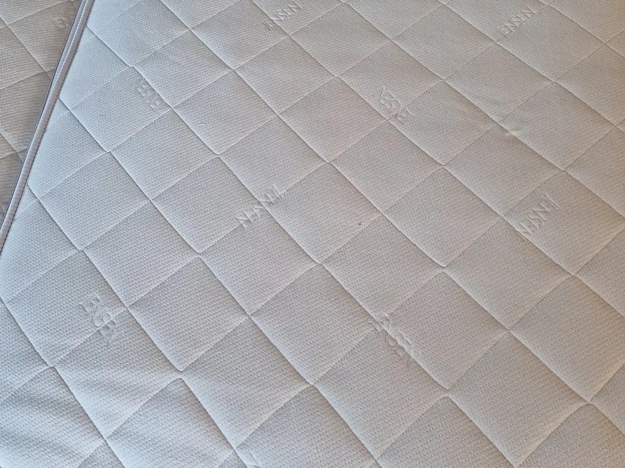 Billede 4 - 2 boksmadras 90×200 cm med ben